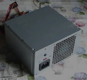 Dell Netzteil Model No: L300PM-00 - Top - Bild 1 von 3