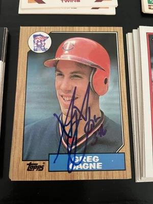 Cartão Topps 1987 assinado por Greg Gagne - Imagem 1 de 3