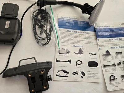 Magellan RoadMate 800 GPS Navigator set with all the accessories included. - Image 1 of 4