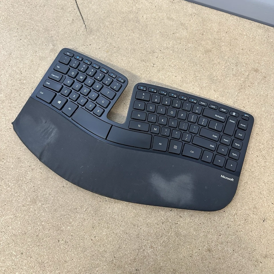 Microsoft Sculpt Ergonomic Wireless Keyboard Surface 1559 W/ Dongle Tested - Image 1 of 4