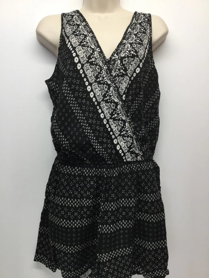 Mono mameluco estampado blanco y negro Mossimo talla pequeña nuevo sin etiquetas Foto 1 de 4