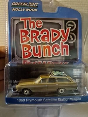 Greenlight 1/64 🇨🇵 Hollywood The Brady Bunch 1969 Plymouth Satellite Wagon  - Photo 1/4