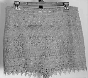 BCBGMaxazria Women's Castor Grey Eyelet Shorts $198 Size M NWT - Picture 1 of 2