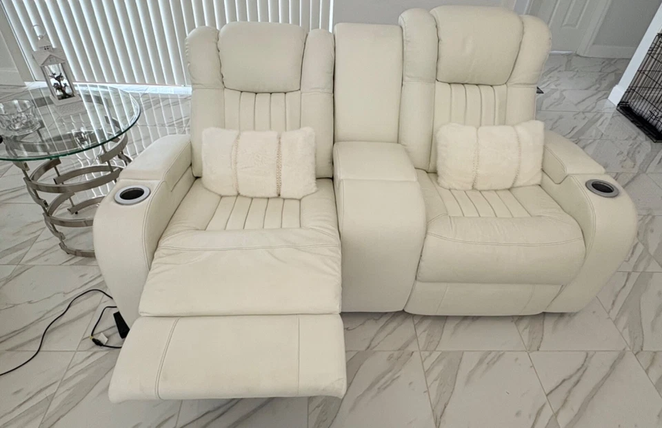 Moderno Juego de Sofá Reclinable + (3) Mesa de Cristal — Excelente Estado. Foto 1 de 4