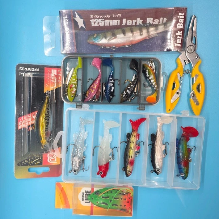 Ultimate Pike Lure Fishing Gear 14 PC Savage Set perfect Christmas present  - Image 1 of 4