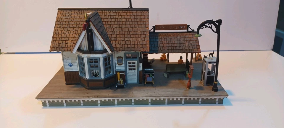 Woodland Scenics BR5852 The Depot - O Scale  Pre Owned - Image 1 of 4