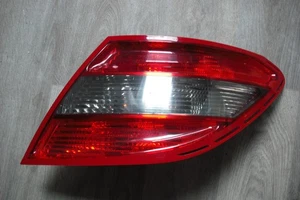 MERCEDES W204 CLASS SALOON REAR LIGHT RIGHT SIDE 2048203064 R - Picture 1 of 8
