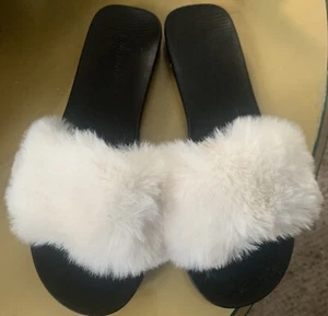 White Faux Fur Slip on Flat Slides Shoes Slippers Bamboo Full Moon Women Size 7 - Picture 1 of 5
