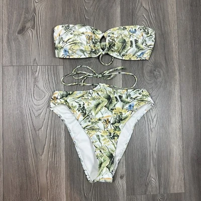 Bikini Abercrombie Silenciado Pastel Mariposa Patrón Bosque - Detalle de Cerradura y Envoltura Foto 1 de 4