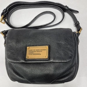MARC JACOBS CROSSBODY PURSE BAG black real leather 8x5x2" logo adjustable strap - Picture 1 of 23