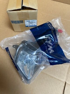 NEW Genuine SYM GTS250 GTS300 RIGHT Hand Indicator & Fog Light 33400-HMA-000 - Image 1 of 4