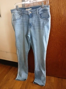NWOT/ LEVI'S 'CLASSIC MID RISE SKINNY' jeans - Picture 1 of 7