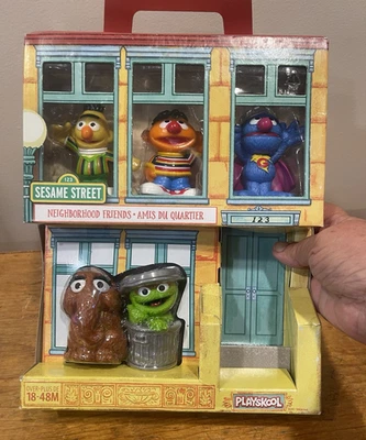 Sesame Street Neighborhood Friends Bert Ernie Grover Oscar & Snuffaluffagus Nuevo en caja Foto 1 de 4