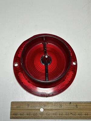 Chevrolet 1963 Chevy Biscayne, Bel Air lámpara trasera lente y adorno 5954191 5954192 Foto 1 de 4