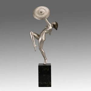 Escultura de bronce de principios del siglo XX titulada "Amazónica" por Pierre Le Faguays - Imagen 1 de 12