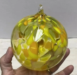 Mundgeblasene Kunst Glas Weihnachtskugel Ornament gelb, orange, grün abstrakt 4 Zoll - Bild 1 von 14
