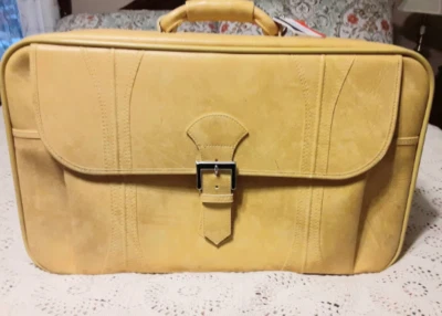 American Tourister Escort Luggage Retro Yellow  Soft MCM SuitcaseExcellent Cond. - Image 1 of 4
