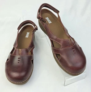 NWOB Duluth Trading Co Maroon Red Leather Ankle Strap Flat Shoes WO's Size 7.5 M - Picture 1 of 16