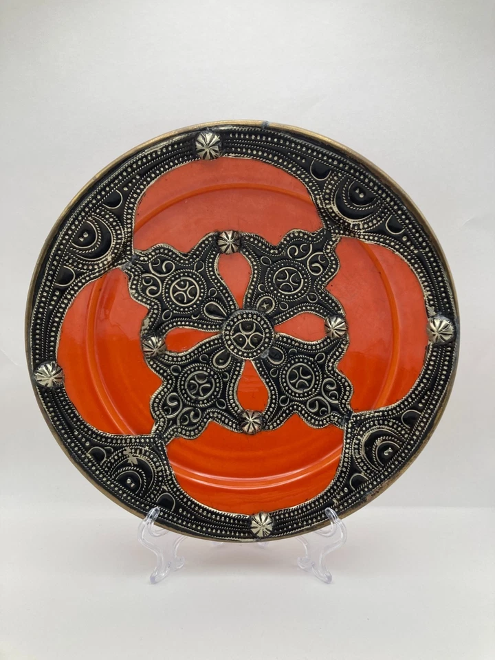 Tigela de cerâmica marroquina vintage com incrustação de metal Silvertone 10" - Imagem 1 de 4