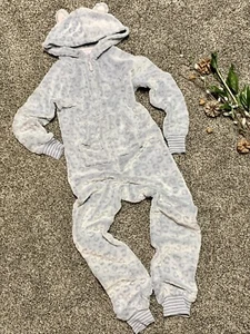 Girls Grey Leopard Cat Soft Fuzzy Fleece Hooded Sleeper Size 7/8 - Picture 1 of 7