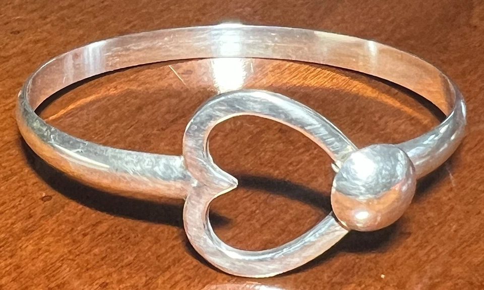 Cape Cod Style  Heart  Hook  Sterling silver Bracelet 7’' - Image 1 of 4