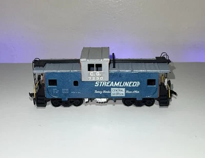 Athearn HO custom Caboose— “Streamlined” C.G. #7230 - Image 1 of 4