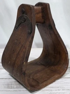 Antiguo estribo estilo plantación con detalle de metal ornamentado de madera de 1800 hecho a mano - Imagen 1 de 9