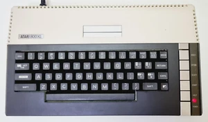 Computadora doméstica Atari 800XL vintage - solo para piezas - Imagen 1 de 24