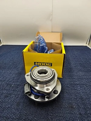 MOOG 513124 Front Wheel Bearing and Hub Assembly fits 98-01 Chevrolet Blazer - Image 1 of 4
