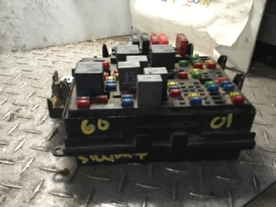 2000 2001 2002 Gmc Sierra 1500 Fusebox Fuse Box Relay Module OEM 12135 - Image 1 of 4