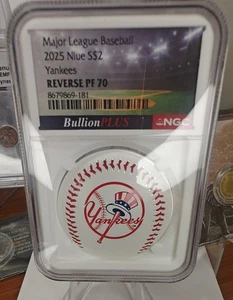 2025 $2 NIUE SILVER YANKEES BASEBALL CURVED COIN NGC REVERSE PF70 MLB LICENSED - Picture 1 of 2