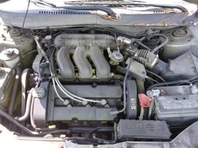 Pinza de freno de disco delantera derecha usada se adapta a: Mercury Sable 2002 delantera sin policía Foto 1 de 4