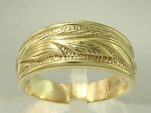 MR035- WIDE Genuine 9ct SOLID Yellow GOLD LEAVES Motif Band Ring size T sizable - Picture 1 of 3
