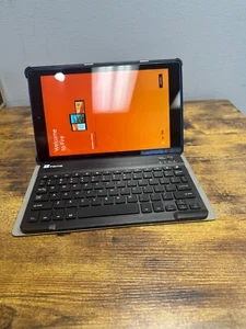 Kindle Fire HD 10 7th Gen 32GB 10.1" Tablet (SL056ZE) Bundled w/ Keyboard Case - Picture 1 of 9