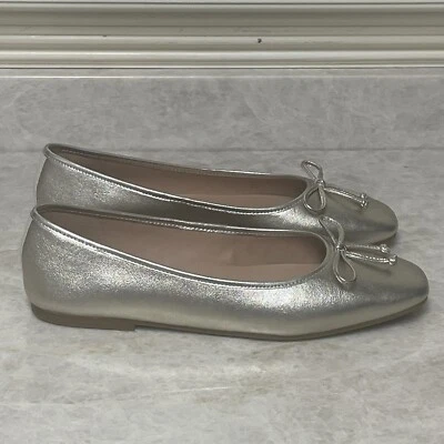 Zapato plano de ballet Cole Haan Yara para mujer talla 9B cuero dorado suave lazo punta cuadrada Foto 1 de 4