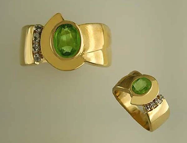  STERLING SILVER PERIDOT & DIAMOND RING-9 - Image 1 of 1