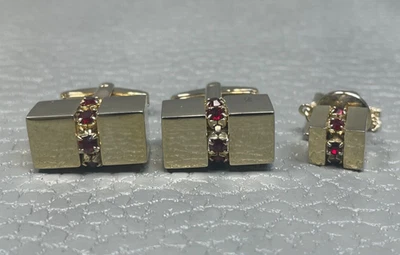 Gemelos chapados en oro amarillo piedra roja vintage con tachuela Foto 1 de 4