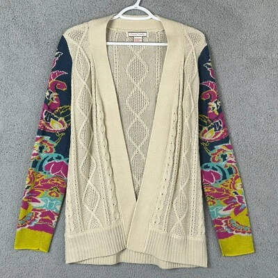 Suéter cardigã Flying Tomato feminino bege médio amarelo malha de crochê floral - Imagem 1 de 4