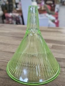  Vintage 1930s Uranium Vaseline Glass  4” Tall Funnel Collectors Rare Flea Bites - Picture 1 of 8