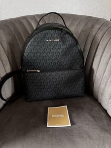 Michael Kors Sheila Medium Backpack NWT - Picture 1 of 7