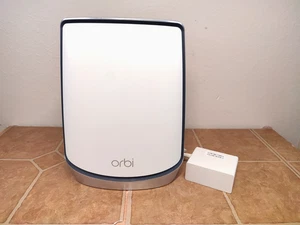 NETGEAR Orbi RBS850 Satellite AX6000 Tri-Band WiFi 6 Dodatkowa sieć siatkowa - Zdjęcie 1 z 18