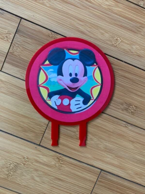 Decoración de pastel redonda roja de Mickey Mouse Foto 1 de 2