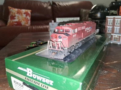 Ho Bowser Weathered  Gmd Sd40-2f CP Locomotive - Image 1 of 4