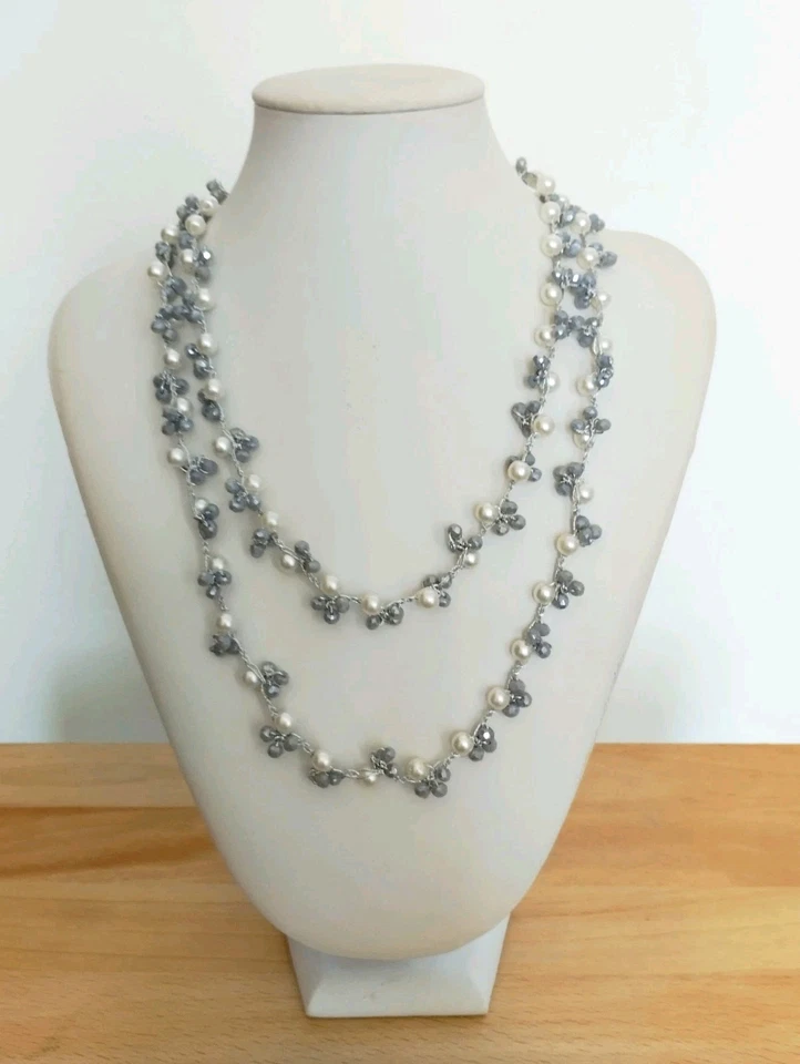 Collana uncinetto filo lurex, perle e cristalli argento - Immagine 1 di 4