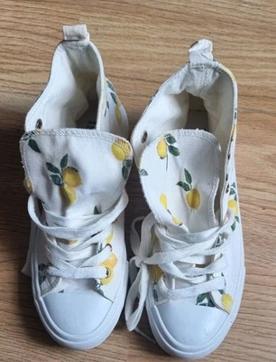 Women's  Floral White   Primark  Trainers Uk Size 4 Eur 37. - Image 1 of 4