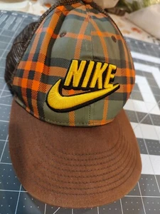 Nike Swoosh Mütze bestickt Logo kariert verstellbar Mesh Druckknopflasche braun orange - Bild 1 von 7