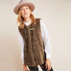 Chaleco de peluche Anthropologie Akemi + Kin ALONNA talla única oliva $128 - Imagen 1 de 11