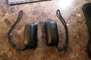 Nintendo Switch Joy-Con L/R AA Battery Pack OFFICIAL - Picture 1 of 2