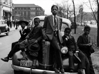 V4081 Boys Chicago 1941 Retro Suits Car Old BW Decor WALL POSTER PRINT UK - Image 1 of 4