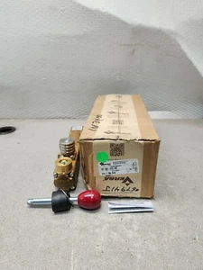 NEW IN BOX VERSA PNEUMATIC DIRECTIONAL VALVE VAP-3401-181D-NGS - Picture 1 of 8